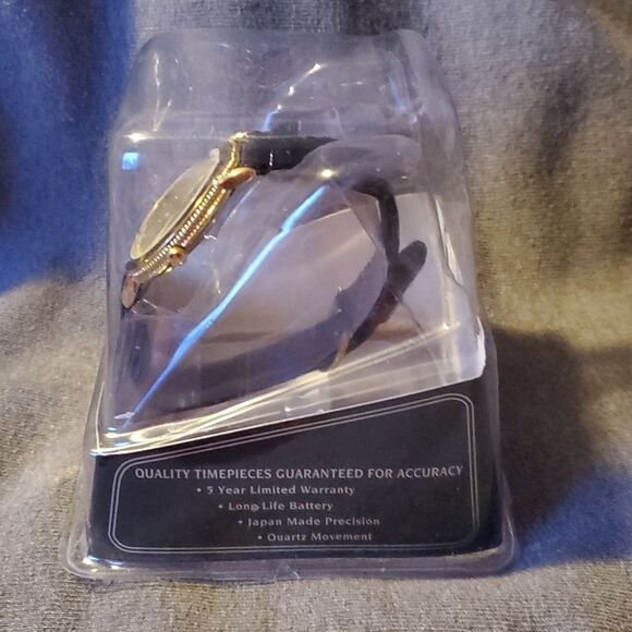 NEW Deadstock 80's Gitano Men's Gold Watch in Sealed Package Time Capsule - Picture 3 of 6